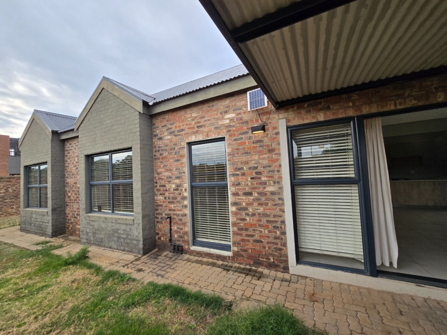 3 Bedroom Property for Sale in Van Der Hoff Park North West